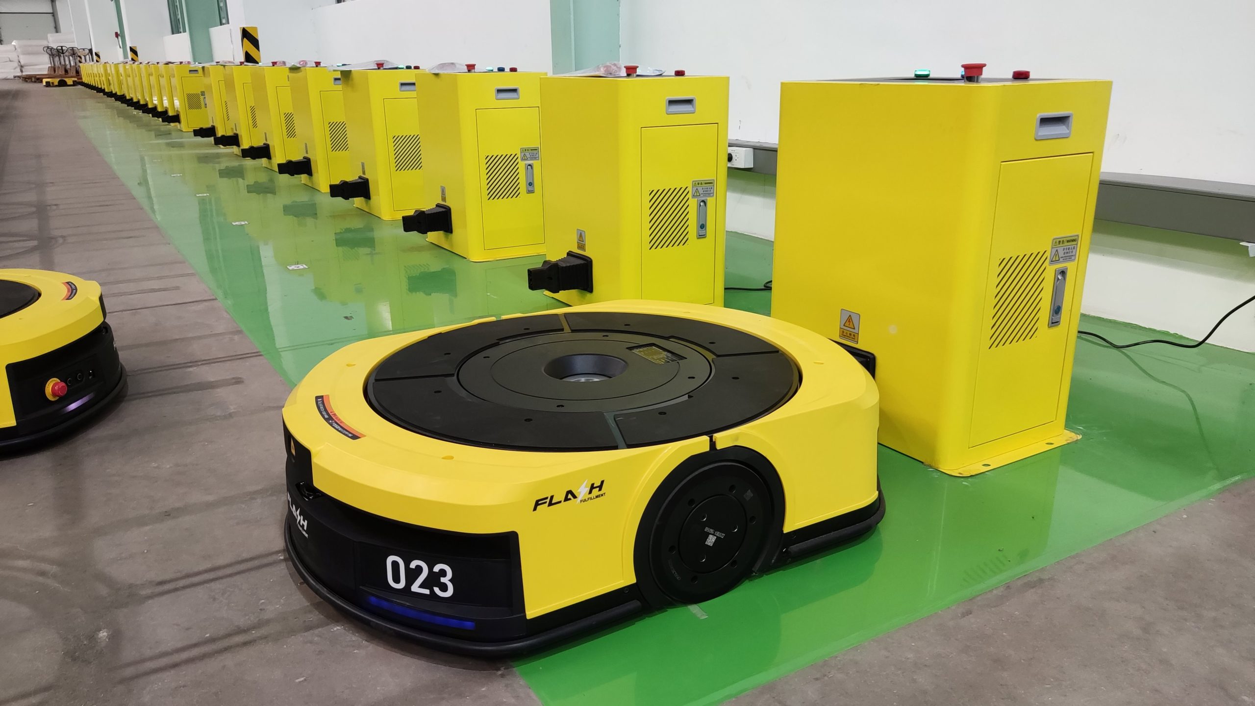 FLASH เปิดตัว Robot Automated หุ่นยนต์ AI อัจฉริยะช่วยบริหารจัดการคลัง ...