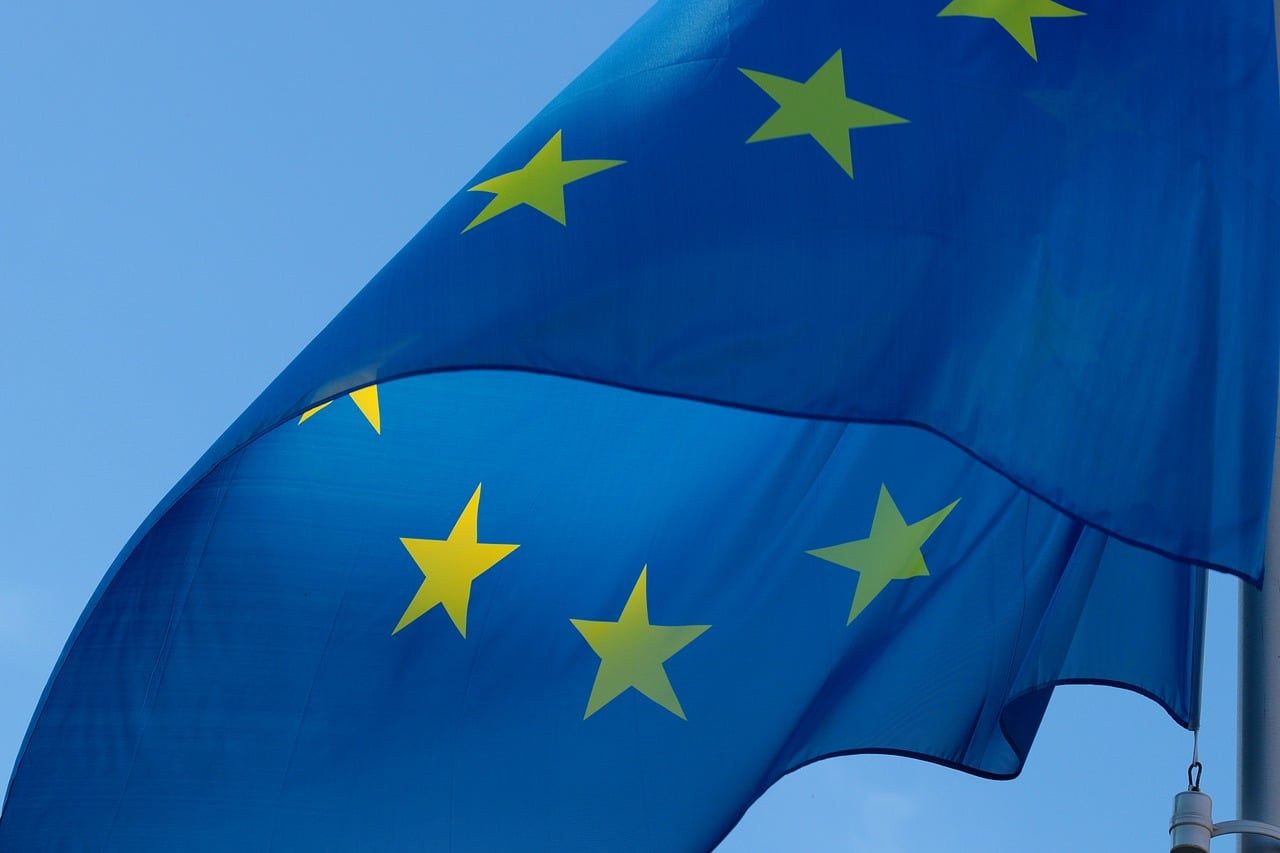 EU ยันต้องยุติความขัดแย้งก่อนหารือรับยูเครนเข้าเป็นสมาชิก : อินโฟเควสท์
