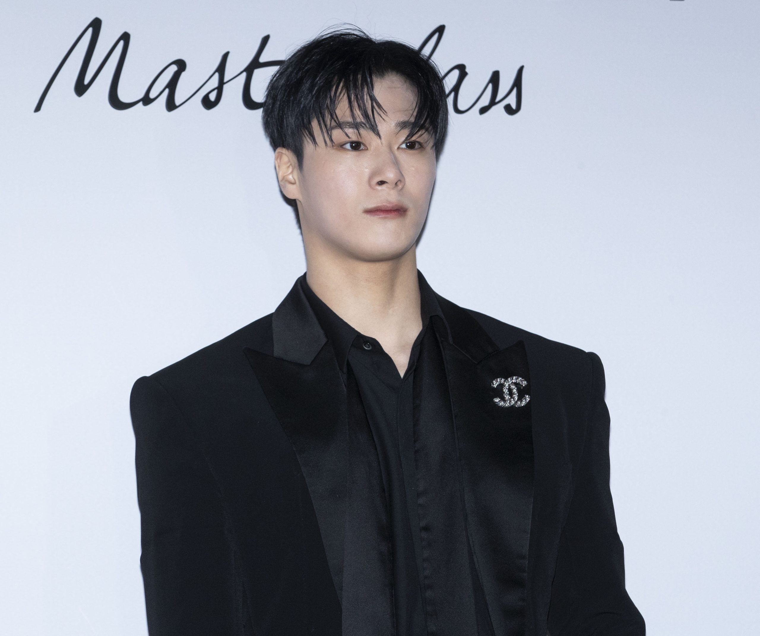 Гу хара джонхён солли. Корейские айдолы которые ушли из жизни. Айдолы которые умерли в 2023. Солли айдол. Йохан tst.